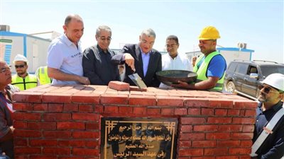 محافظ المنيا يضع حجر أساس محطة معالجة الصرف الصحي الثلاثية بالشيخ فضل ببني مزار