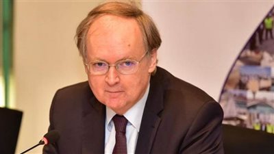 سفير الاتحاد الأوروبي يناقش قضايا تغير التعليم والمناخ في الإسكندرية