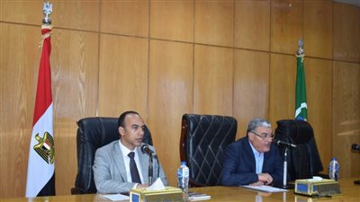 محافظ المنيا يعقد اجتماعًا لمناقشة المشروعات المتقدمة للمبادرة الوطنية للمشروعات الخضراء الذكية
