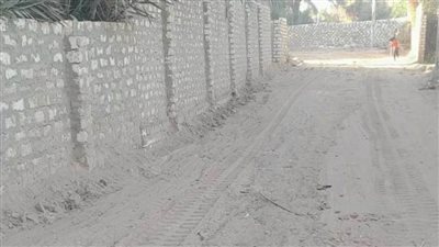 بتكلفة ٥.٥ مليون جنيه بدء أعمال رصف الطرق الداخلية بأحياء الخارجة القديمة
