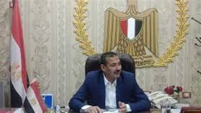 رئيس الوحدة المحلية لمركز ومدينة طهطا بسوهاج يناقش أهم الملفات