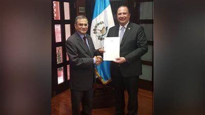  رئيس جواتيمالا يتسلم دعوة مصر للمشاركة في قمة المناخ 