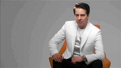 حاربني بالليزر.. المطرب فارس يكشف خلافه مع عمرو دياب