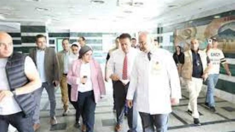 معركة في ساحة مستشفى