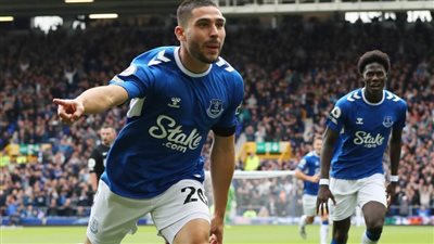 إيفرتون يفوز بصعوبة على وست هام يونايتد ويصعد إلى وسط جدول البريميرليج