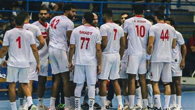 يد الزمالك يفوز على الكويت الكويتي في البطولة العربية 