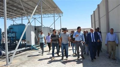 محافظ الوادي الجديد يتفقد مشروع محطة مياه الشرب الخاصة بمجمع المصالح 