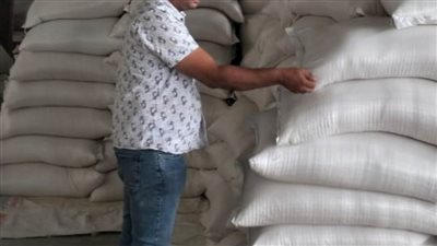 ضبط 5 أطنان أرز أبيض مجهولة المصدر داخل مضرب بالدقهلية 