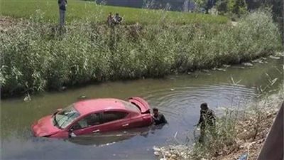 انقلاب سيارة داخل ترعة ومصرع قائدها بسوهاج