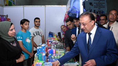 محافظ الإسكندرية يفتتح معرض 