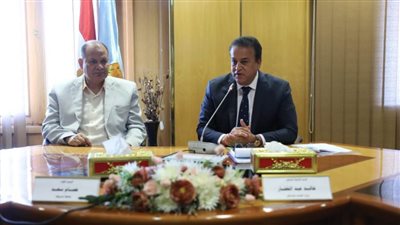 وزير الصحة يجيب عن الاستفسارات والتساؤلات حول المنظومة الصحية بأسيوط