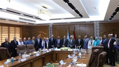 وزير التعليم العالي والبحث العلمى يرأس اجتماع مجلس إدارة المركز القومي للبحوث