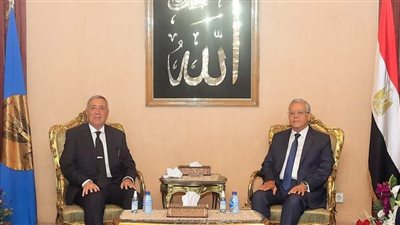 المستشار حنفي جبالي يعزي رئيس المحكمة الدستورية العليا في وفاة والدته