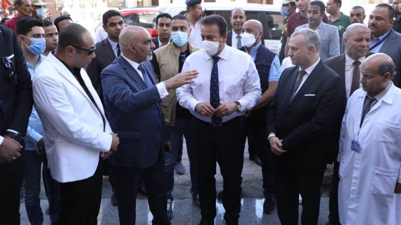 وزير الصحة في مستشفى