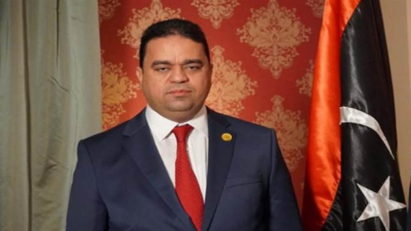 وزير العمل والتأهيل