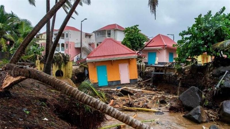 الإعصار فيونا