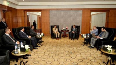 رئيس المجلس الأعلى لتنظيم الإعلام يلتقي وزير الإعلام العماني