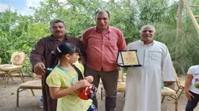 استمرار الاحتفالات بعيد الفلاح وتوزيع الدروع وسط تواجد المزارعين