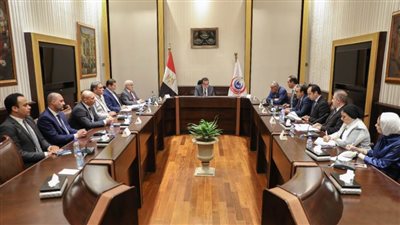 وزير الصحة يتابع الموقف التنفيذي لخطة تطبيق التأمين الصحي الشامل الجديد
