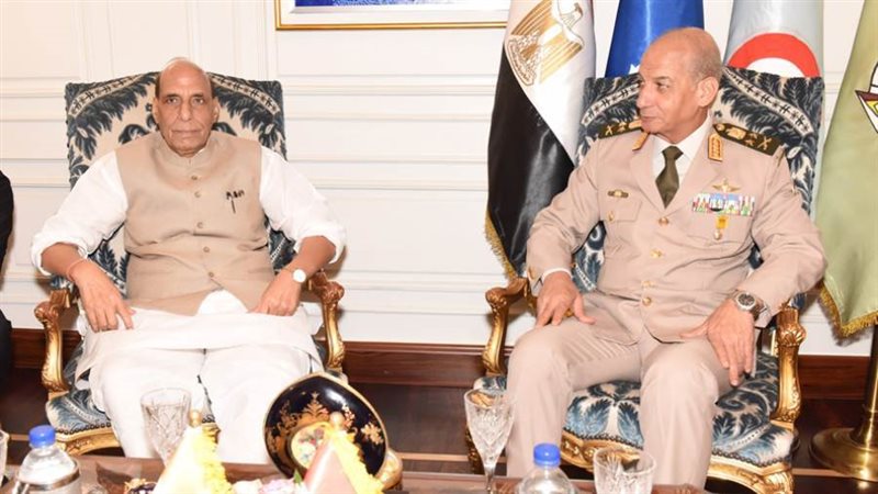 وزير الدفاع والإنتاج