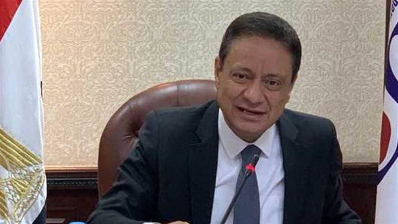 الكاتب الصحفي كرم