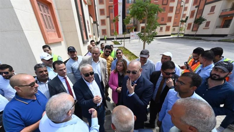 وزير الإسكان في مواقع