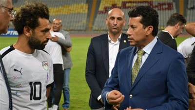 ماذا قال محمد صلاح لوزير الشباب خلال زيارته تدريبات المنتخب الوطني؟