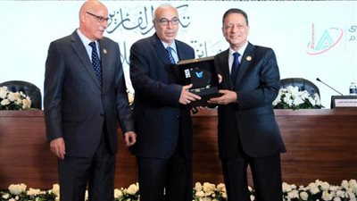 مجلس وزراء الإعلام العرب يكرم محمد عبد الجواد رئيس وكالة أنباء الشرق الأوسط الأسبق 