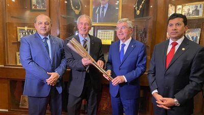 توماس باخ يزور المتحف الأولمبي بمقر اللجنة الأولمبية