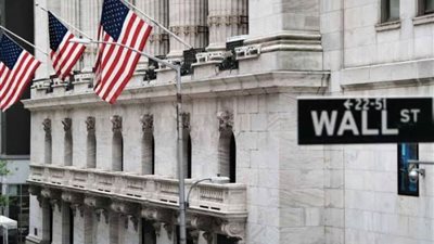 الأسهم الأمريكية تتجه نحو أسوأ خسارة أسبوعية منذ يونيو وسط مخاوف من الركود