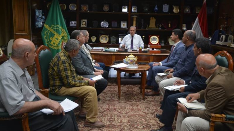 محافظ القليوبية يلتقى