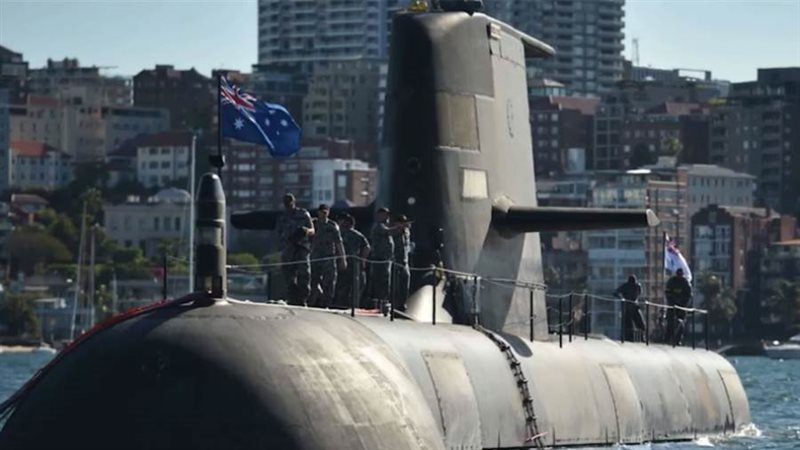 غواصة تعمل بالطاقة