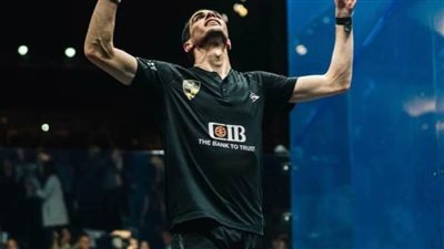 علي فرج يواصل صدارته للتصنيف العالمي للإسكواش