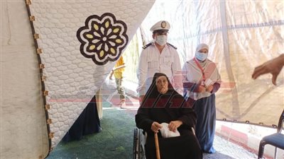 كشف طبي وتوزيع المساعدات على الأهالي خلال مبادرة 