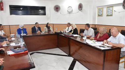 محافظ الشرقية يتابع أعمال تقييم اللجنة المشاركة في تنفيذ المشروعات الخضراء والذكية 