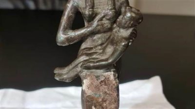 مصر تستعيد من سويسرا تمثالا أثريا مهربا 