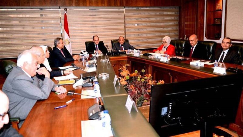 خلال لقاء وزير الطيران