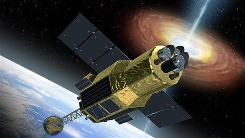 اقمار صناعية