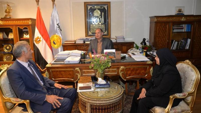 محافظ أسيوط يلتقي