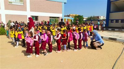 مدارس البحيرة تنظم يوم تعارف لاستقبال التلاميذ وتسليمهم الكتب المدرسية