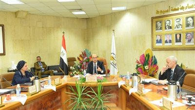 رئيس جامعة أسيوط يعلن ملامح استراتيجية العمل والدراسة خلال العام الجامعي 2022 / 2023