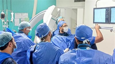 الرعاية الصحية تعلن نجاح عملية لعلاج تمدد الشريان الأورطي لمُسِن باستخدام تقنية EVAR