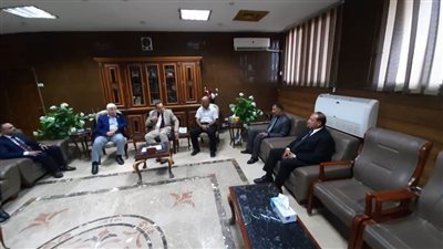 محافظ شمال سيناء يستقبل لجنة البرنامج القومى لمواجهة الشائعات