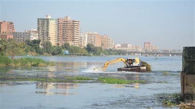 محافظ القليوبية يشارك في حملة تنظيف النيل