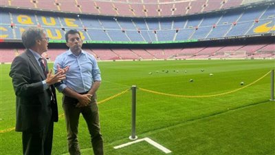 وزير الرياضة يتفقد ملعب 