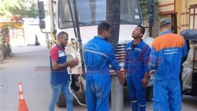 تطهير بالوعات الصرف الصحي استعدادًا لفصل الشتاء بكفر الشيخ