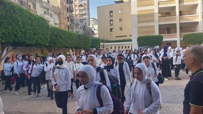 بالصور.. توافد التلاميذ على مدارس البحيرة فى أول أيام الدراسة