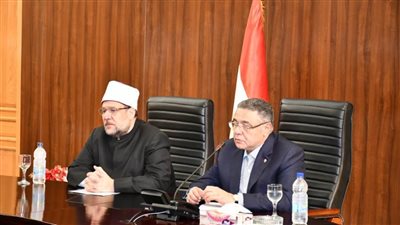 وزير الأوقاف ومحافظ البحر الأحمر يفتتحان دورة بناء الخطبة والمقالة بالغردقة