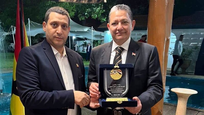 أثناء تكريم المدير