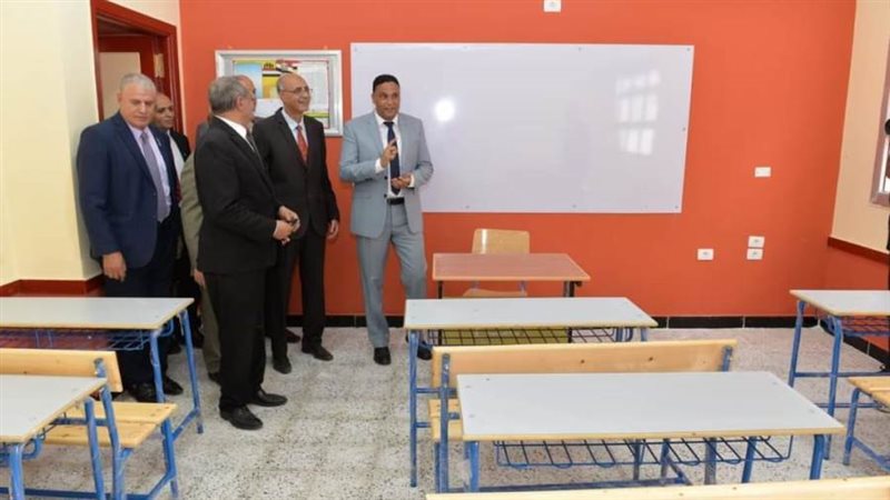 افتتاح المدارس الجديدة